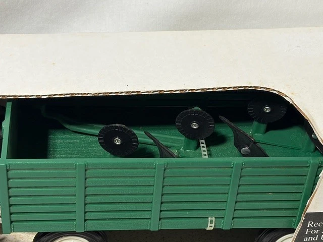 Scale Models Oliver 70 Row Crop Tractor Wagon Plow 3 pc set, Green, 1/16, NIB - Image 3 of 4
