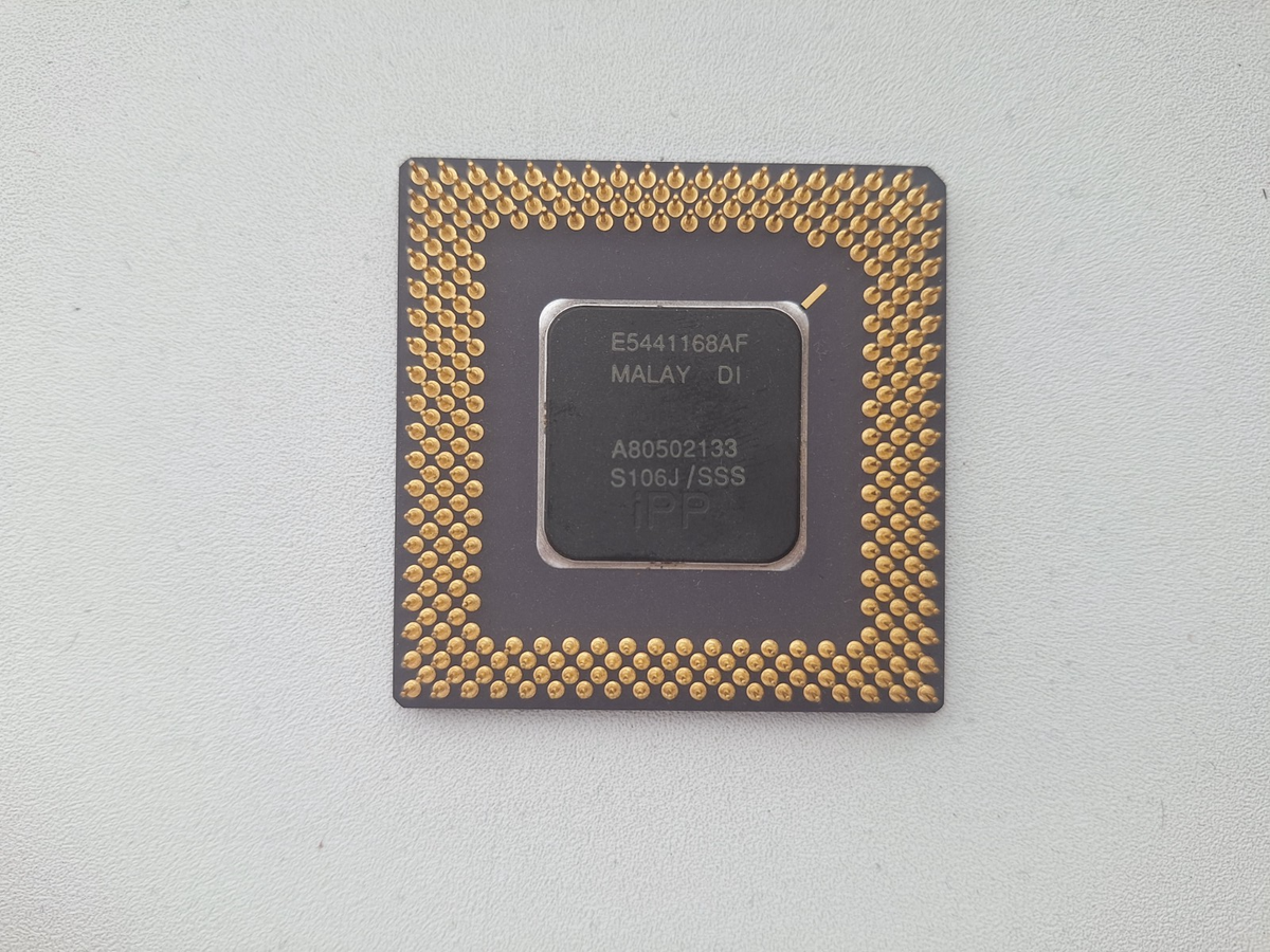 レトロ　CPU Intel premium s-l1200.png