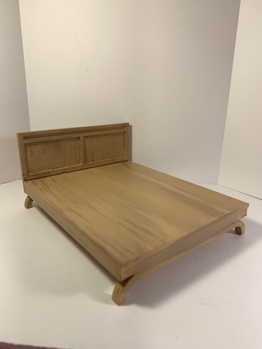 Cama Queen Moderna Mediados de Siglo Escala 1:12 Casa de Muñecas Miniaturas Acabado Roble Rubio - Imagen 2 de 5