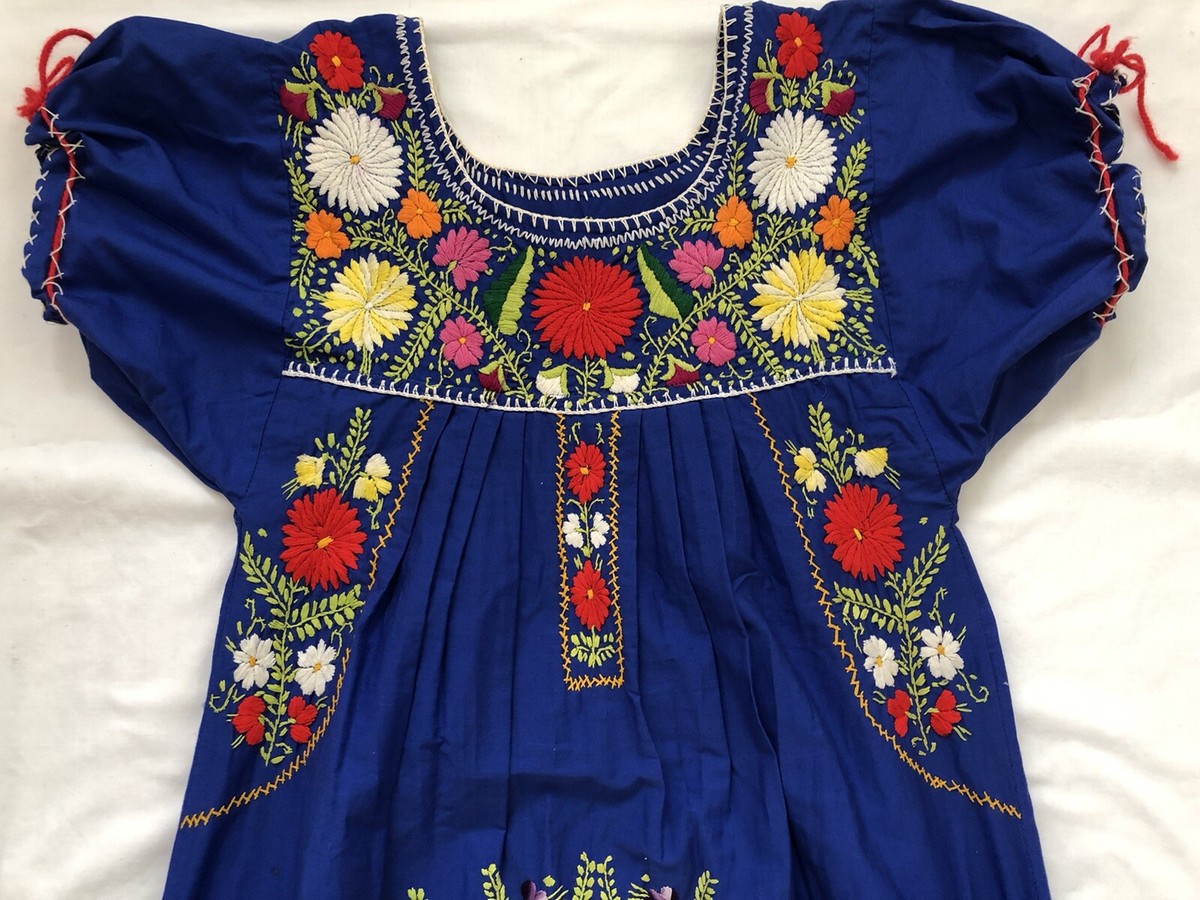 china poblana dress Mexican "Chinas poblanas". the suit is in some way more colourful than the tehuana (which is a little more subdue) with the skirt always adorned. It is belived that some elements were Sold Separately The China Poblana dress is
