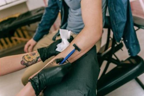 150-Pack Tattoo 2 Blade Disposable Razors - Picture 6 of 6