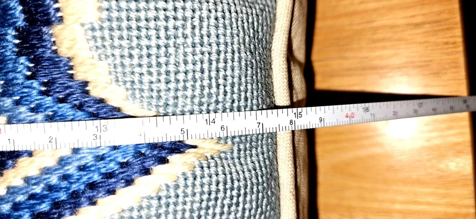 Almohadas de Colección Mediados de Siglo Modernas Bordadas Geométricas Chevron Azul Lima Foto 4 de 4