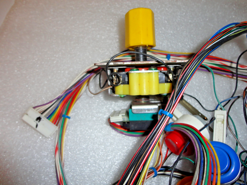 Joystick rotanti SNK originali, si tratta di estrazioni da una conversione di gioco molto tempo fa. - Foto 3 di 8