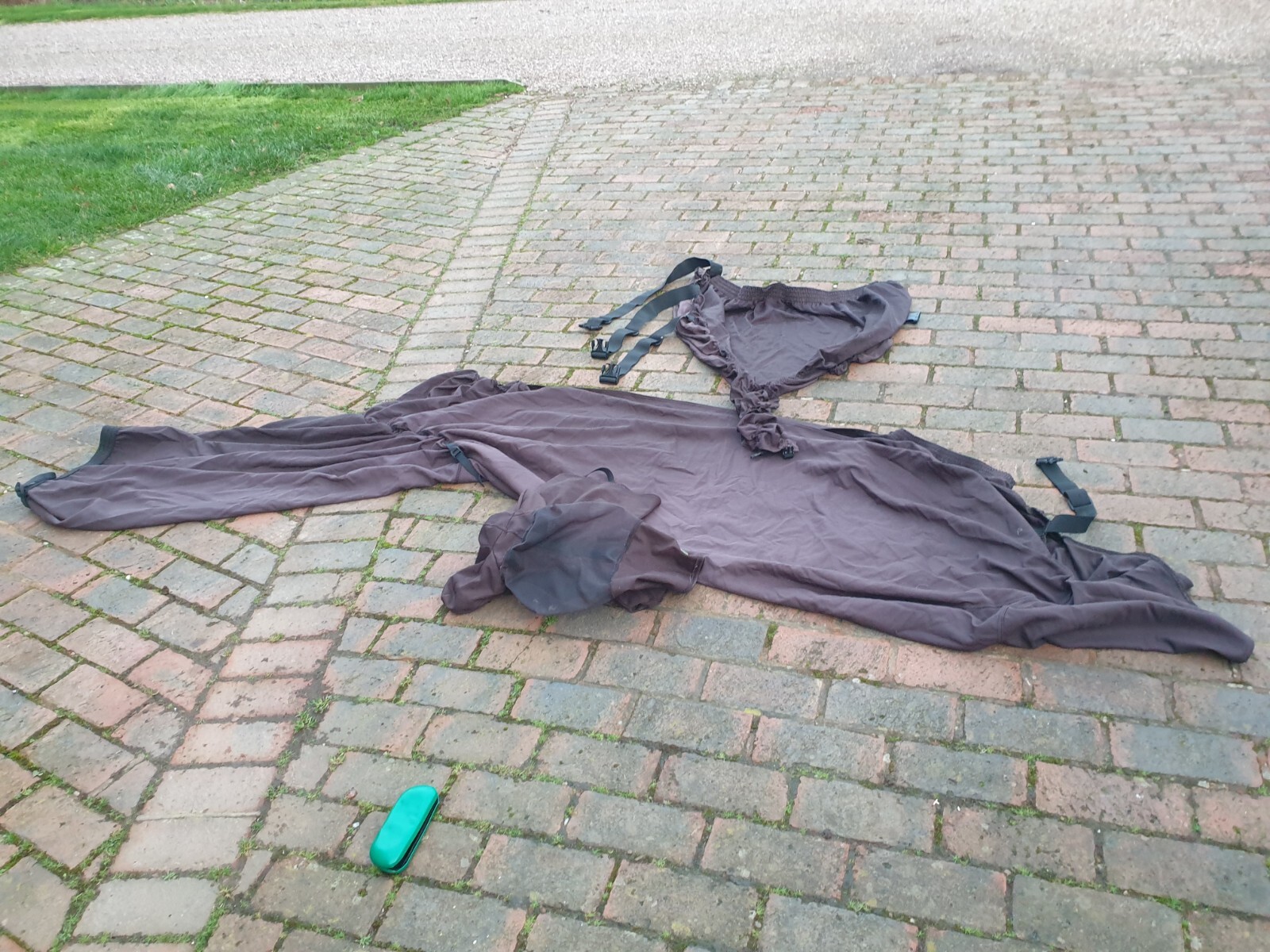 Size 5+ Genuine Boett Sweet Itch Rug 5'9" To 6'6". Complete with belly