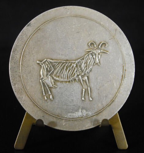 Médaille la chèvre 1963 exempl num 15/200 E AURICOSTE une bergère & son troupeau - Afbeelding 1 van 4