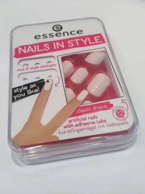 Essence Nails in Style The White It-Piece Kunstnägel inkl. Sticker