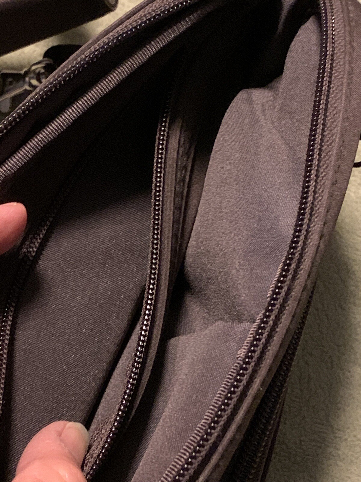 DayMakers RFID AntiTheft Brown Nylon Convertible … - image 4