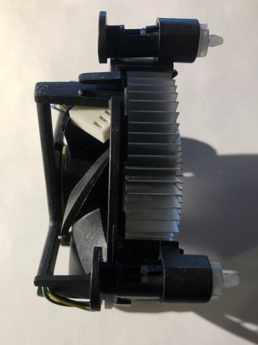 E97379-003 0,60A INTEL i3 / i5 / i7 CPU COOLER (NUR DER COOLER-KEINE CPU!) + NEU - Bild 5 von 8
