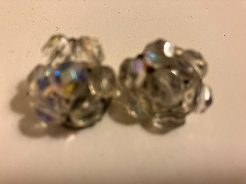 VINTAGE ESTATE crystal cluster bead clip on earrings - Picture 2 of 3