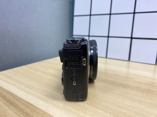 Canon PowerShot G7X (G7X mark I)20.3 MP Optical 4.2X Zoom Digital Camera - Picture 6 of 8