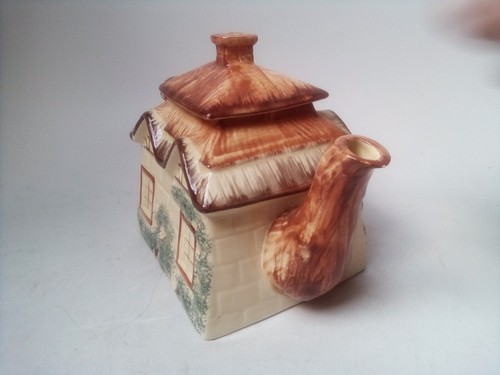 Keele St Pottery Cottage Ware Teapot, jug and sugar bowl -thatched Cottage - Picture 5 of 15