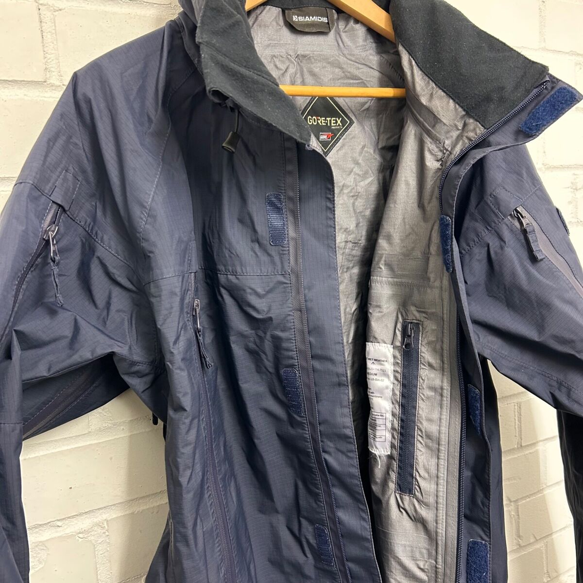 Siamidis Wet Weather RN Jacket, Medium Goretex Royal Navy British, Broken Zip Siamidis Wet Weather RN Jacket, Medium Goretex Royal Navy British, Broken Zip