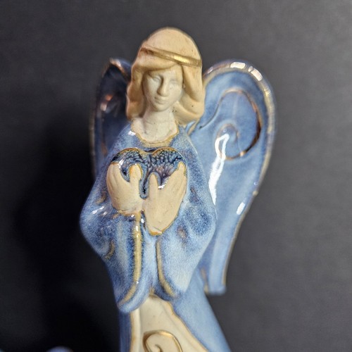 Set Of 3 Blue Stoneware Glazed Angels "Joy Peace Love" Signed 10=3 Winged 8 Inch - Picture 3 of 16