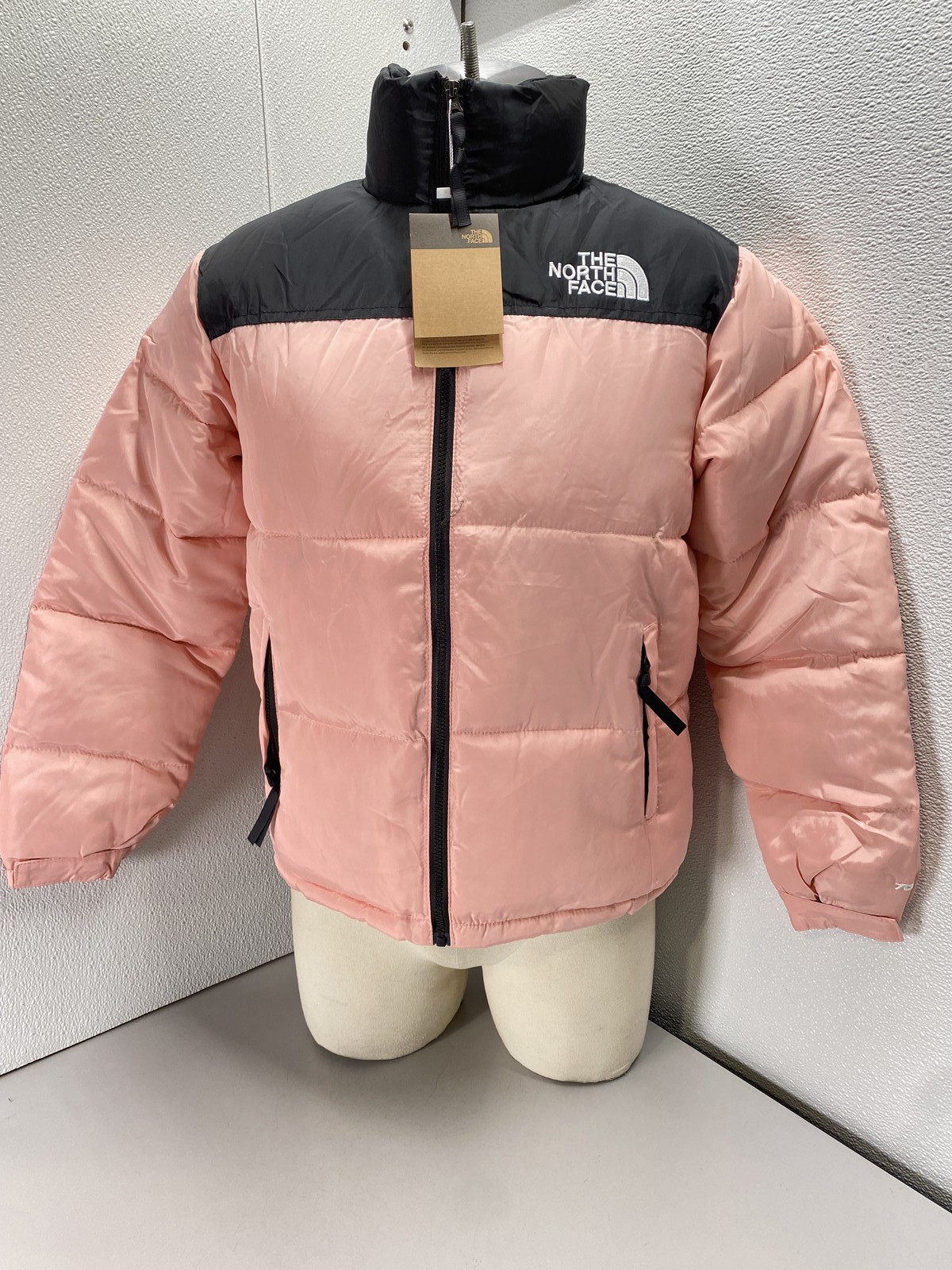The North Face Mens 1996 Retro Nuptse Puffy Jacket Size M Peach, Black