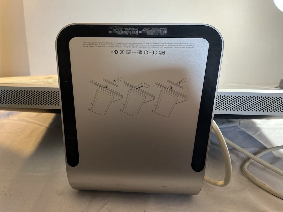 2008 Apple iMac 24" (Early 2008) A1225 Core 2 Duo 2.4GHz 4GB Desktop – Working - Image 4 of 4