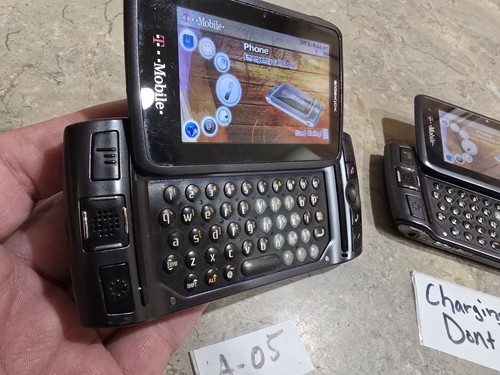 2- T-Mobile Sidekick LX 2009, Vintage, RARE, Sharp Pv300, Good Condition - Photo 3 sur 13
