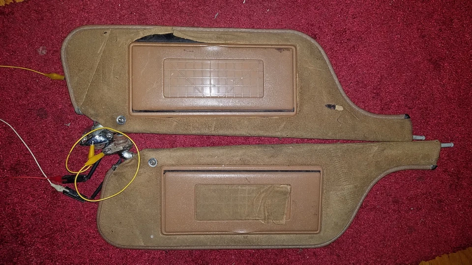 Pair, working Beige Sun Sun Visors off 1978-1984 Buick Electra Park Ave (box A) Foto 3 de 4