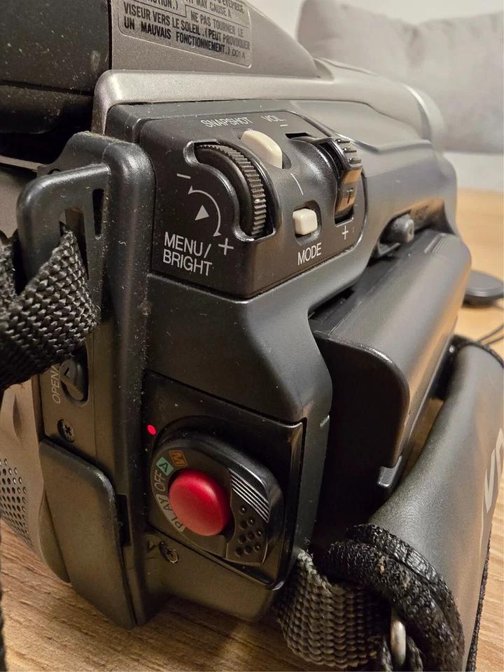 JVC GR-DVL20E 160xDigitalzoom MiniDV Camcorder-Silber - Bild 4 von 4