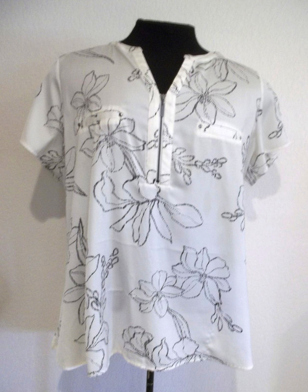 APT. 9 LADIES SILKY & KNIT TOP XL, BLACK WHITE FLORAL