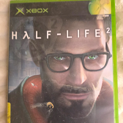 Valve Half-Life 2 Microsoft Xbox Shooter Game Disc w/ Case Half-Life Series