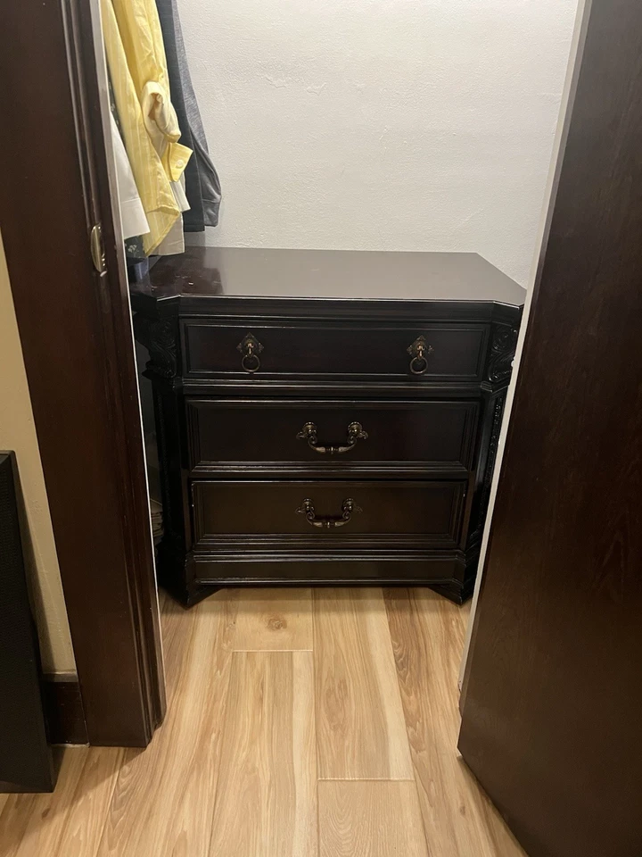 Thomasville Brompton Hall King 6 Piece Bedroom Set - Image 3 of 4