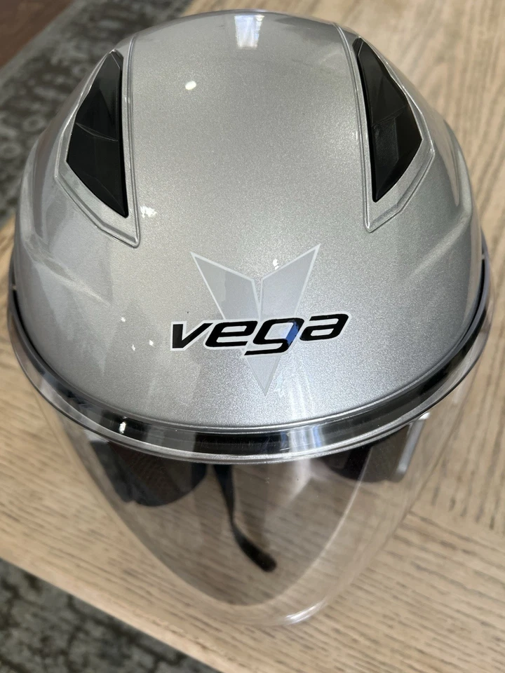 Casco de Turismo Vega Magna Plata Brillante Talla Pequeña 55/56 cm Foto 2 de 4