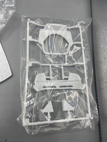 Revell Performance Dodge Viper SRT 10 ACR Model kit Some Parts Painted Read - Picture 13 of 24