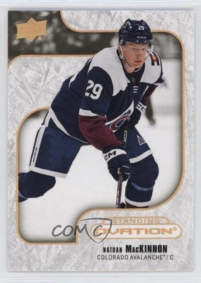 2022 Upper Deck Ovation Standing Gold Spectrum 156/250 Nathan MacKinnon #11 0il7