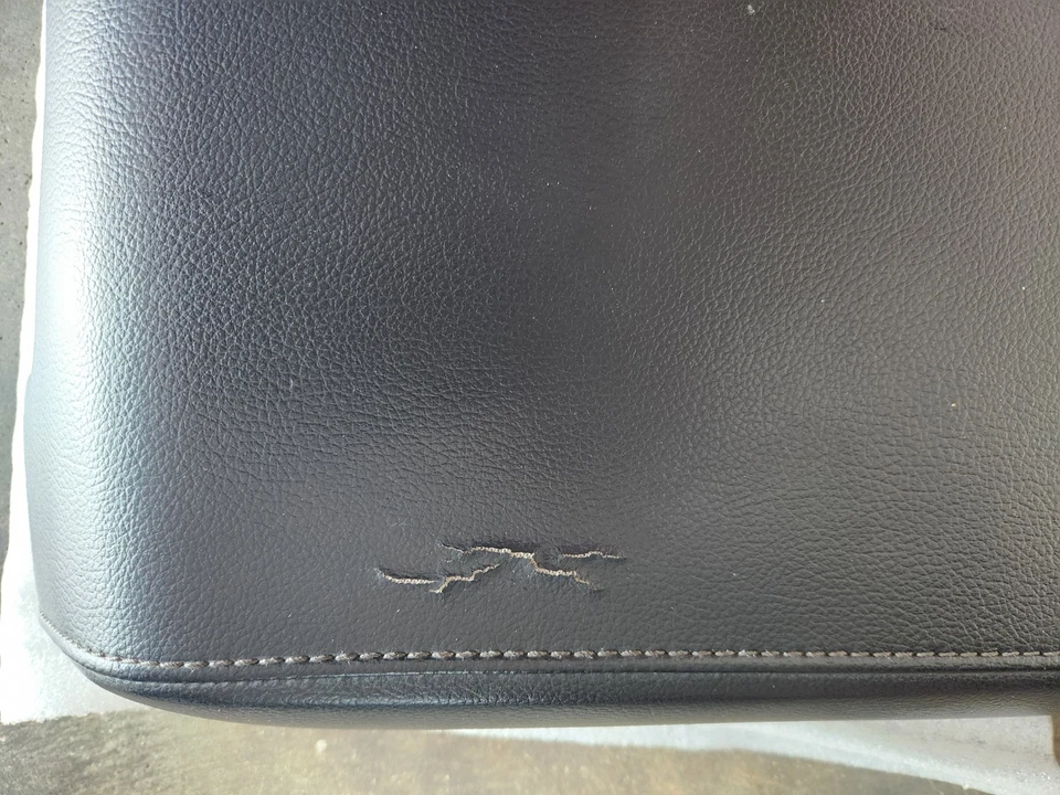 Ford F-150 Lariat 2015-2020 consola central vinilo ébano, usado Foto 4 de 4