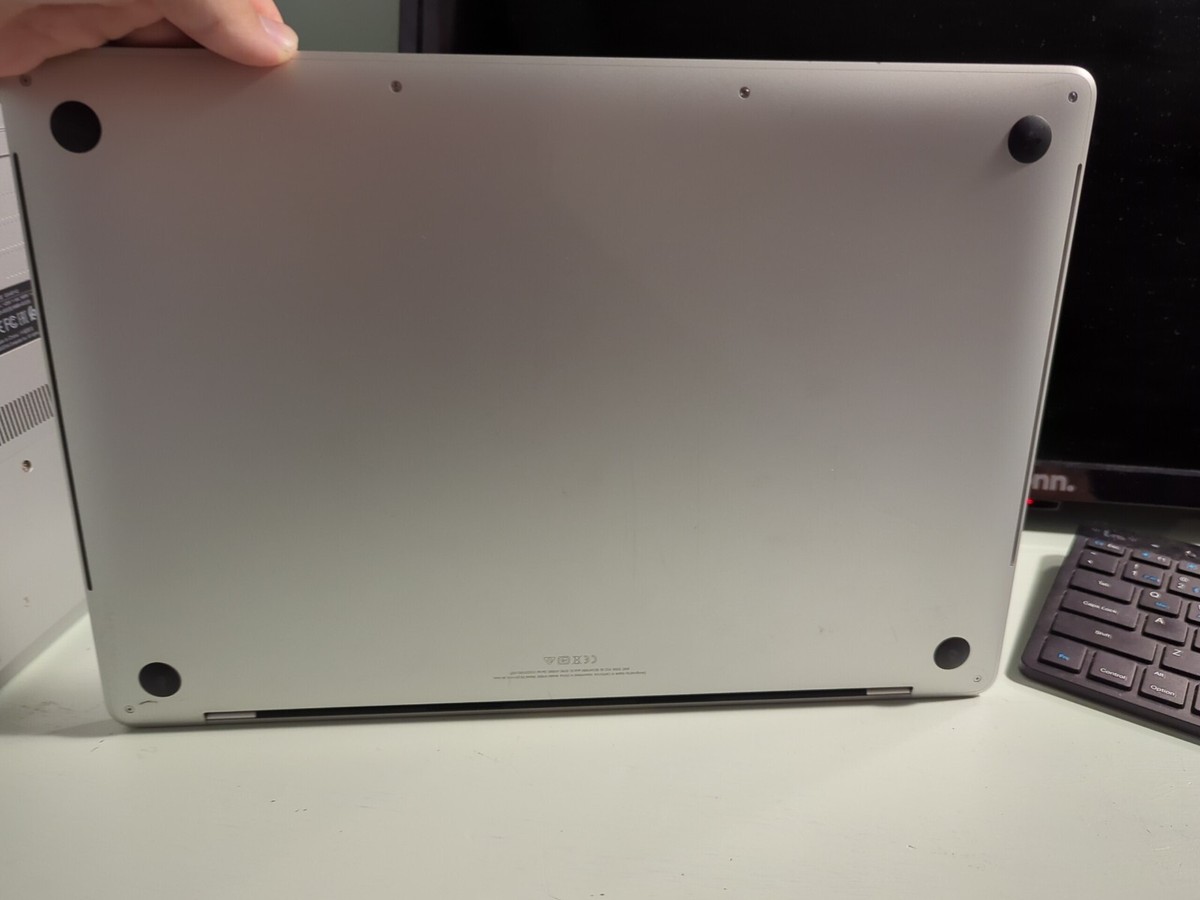 Apple MacBook Pro 15.4