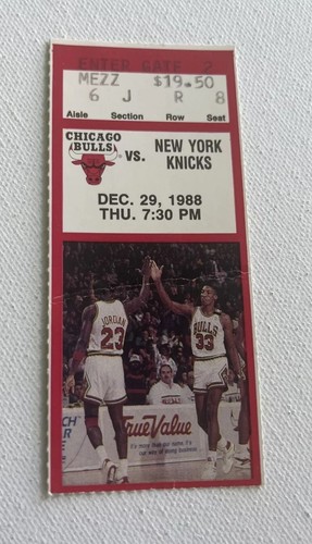 1988 Chicago Bulls Vs NY Knicks Ticket Stub Michael Jordan and Pippen Pictured - 第 5/16 張圖片