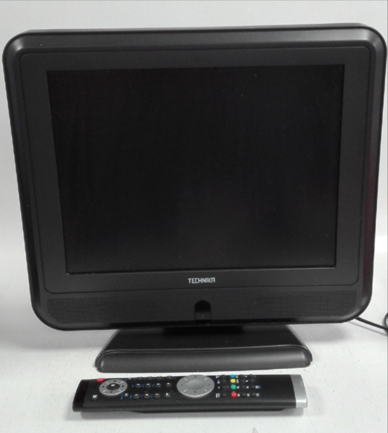 Technika 15" TV Digital Television LCD 15ID107 Black Colourway Remote