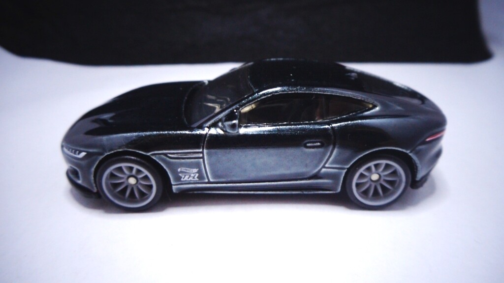 ミニカー Hot Wheels/S.T.H 2020 Jaguar F Type s-l1200.jpg