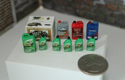 1/18 or 1/24; USelect  Quaker State oil products Diorama, shop, Garage; 10 items