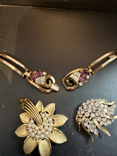 VINTAGE 3 PC TRIFARI SIGNED GOLD TONE FAUX PEARL PIN BRACELET For Repair.