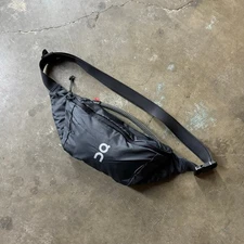 New ON Cloud Running Waist Pack 2L Lite Black Cloud Travel Bag