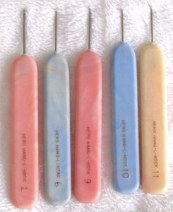 Vintage Hero Hand-L-Hook Crochet Hooks 1 6 9 10 11 Lot of 5