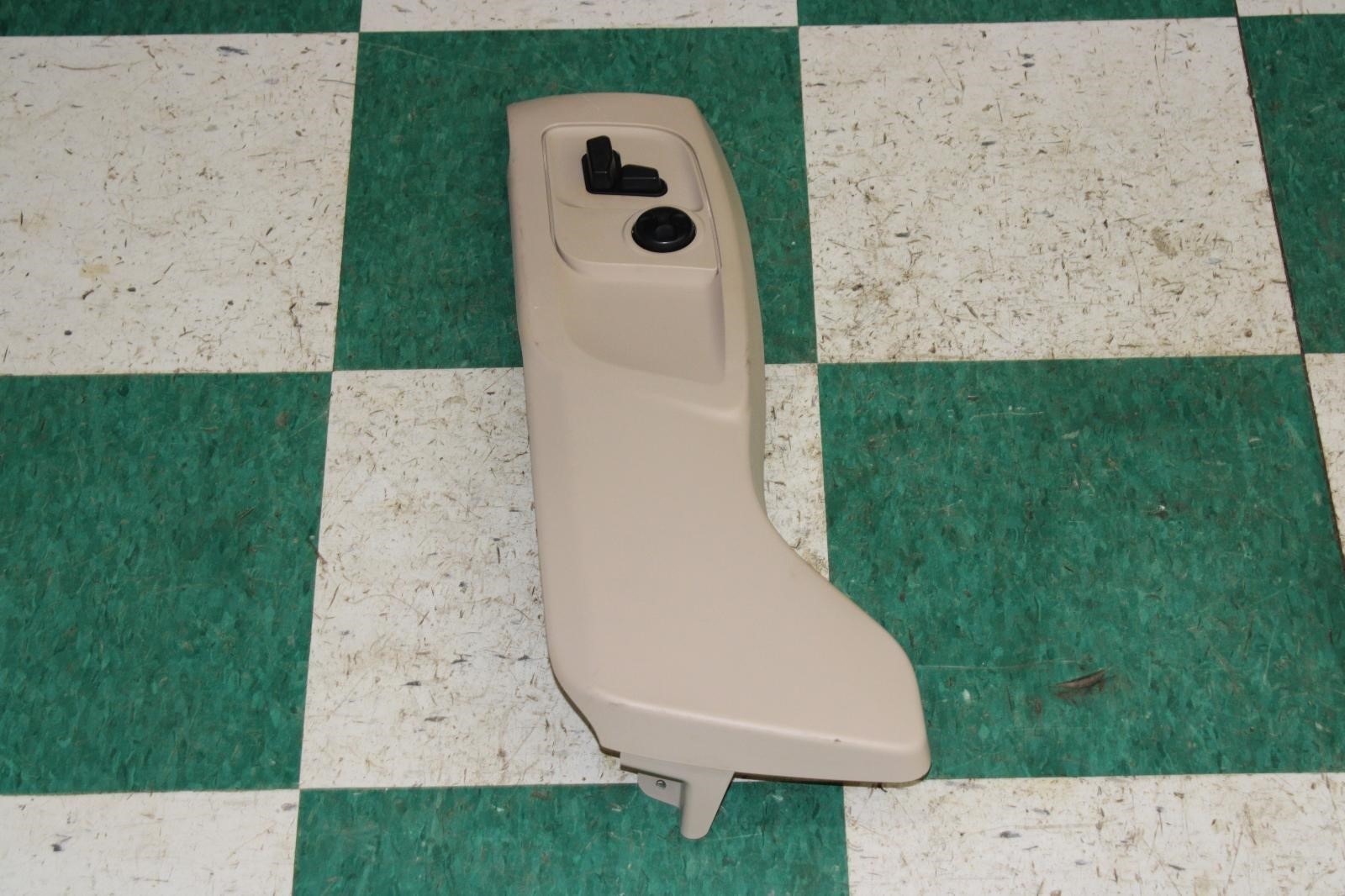 Maserati Ghibli 2014-2020 Front Left Seat switch panel Tan