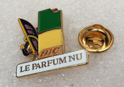 Vintage Pin's Parfum Baron Bic Product au Tréport 76470 (ein Flop) gold
