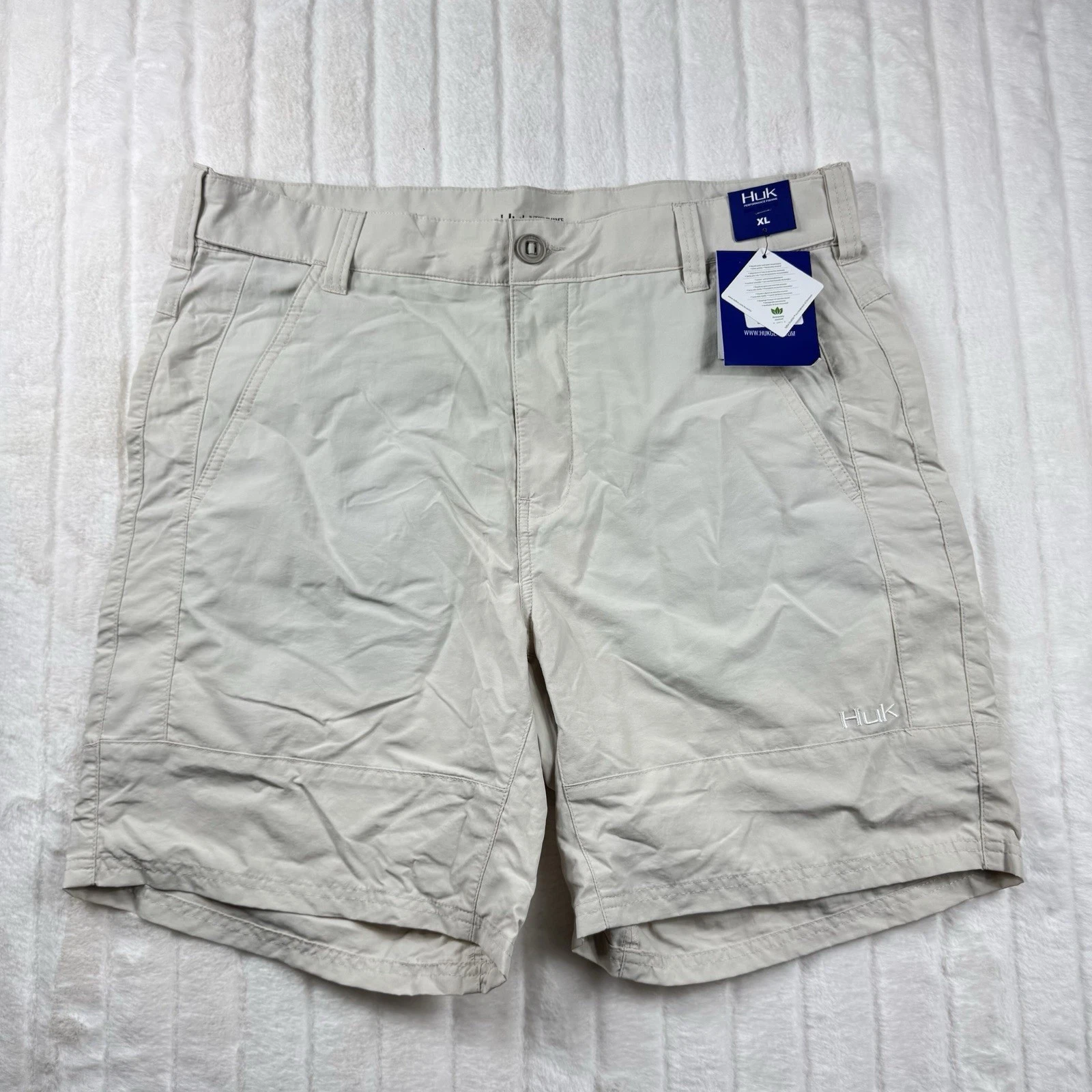 Huk Mens Rogue performance fishing shorts Cream XL Above The Knee 100% Nylon NWT