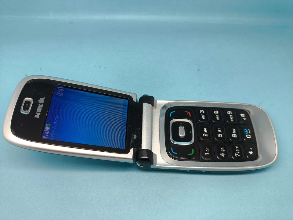 Nokia 6131 Unlocked Mobile Flip Phone - Image 3 of 4