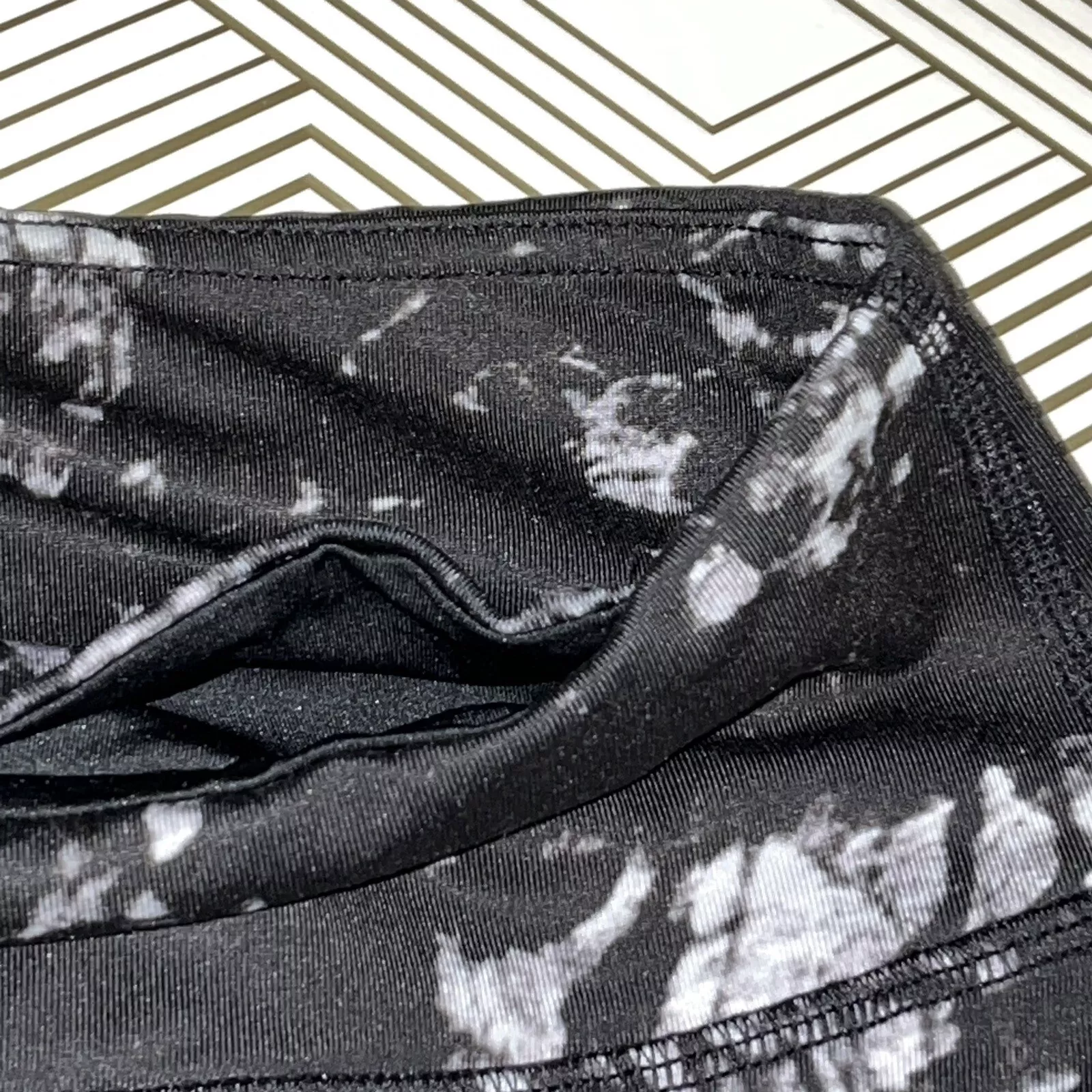 alo-yoga airbrush tie dye blotted yoga run leggings