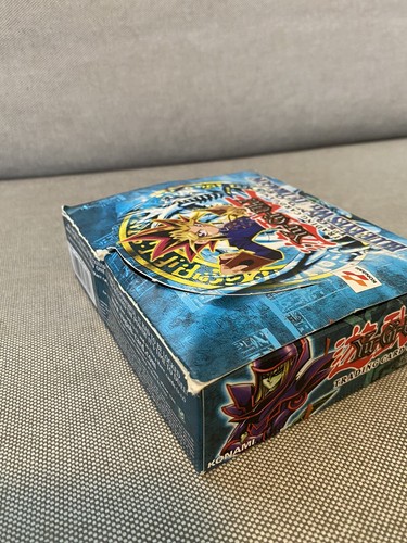 Vtg Yugioh Legend Of Blue Eyes White Dragon EMPTY Booster Box 24 EMPTY Packs LOB - Picture 10 of 12