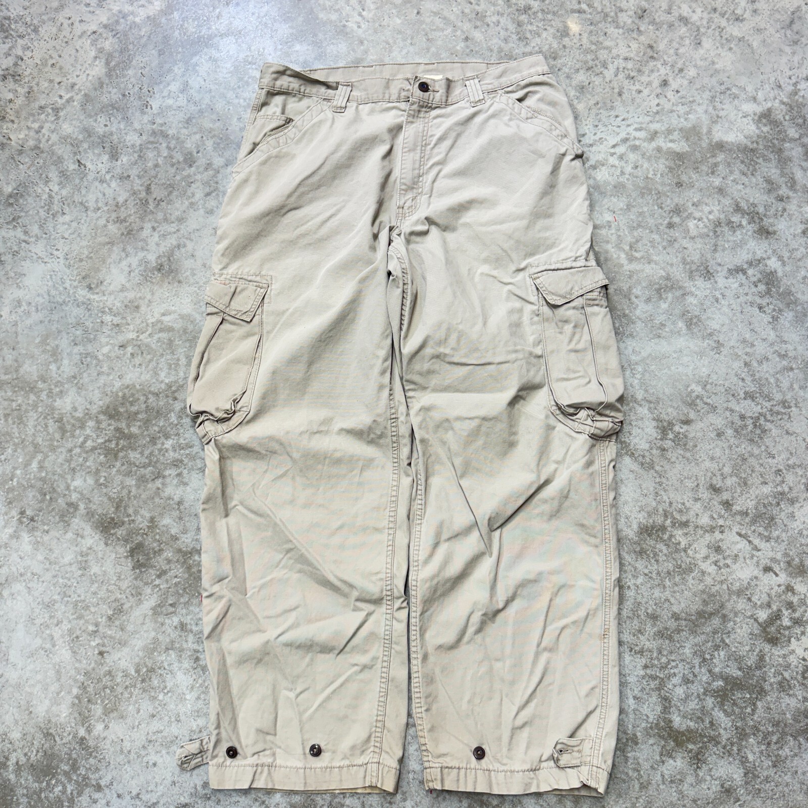 VINTAGE Levis Cargo Pants Men 36x32 Beige Skate Baggy Dry Goods 90s Ankle Button