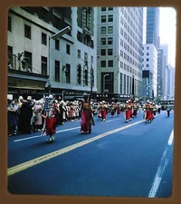 Stereo realist slide - Shriner Parade Commodore Hotel NEW YORK 1967 Kodachrome