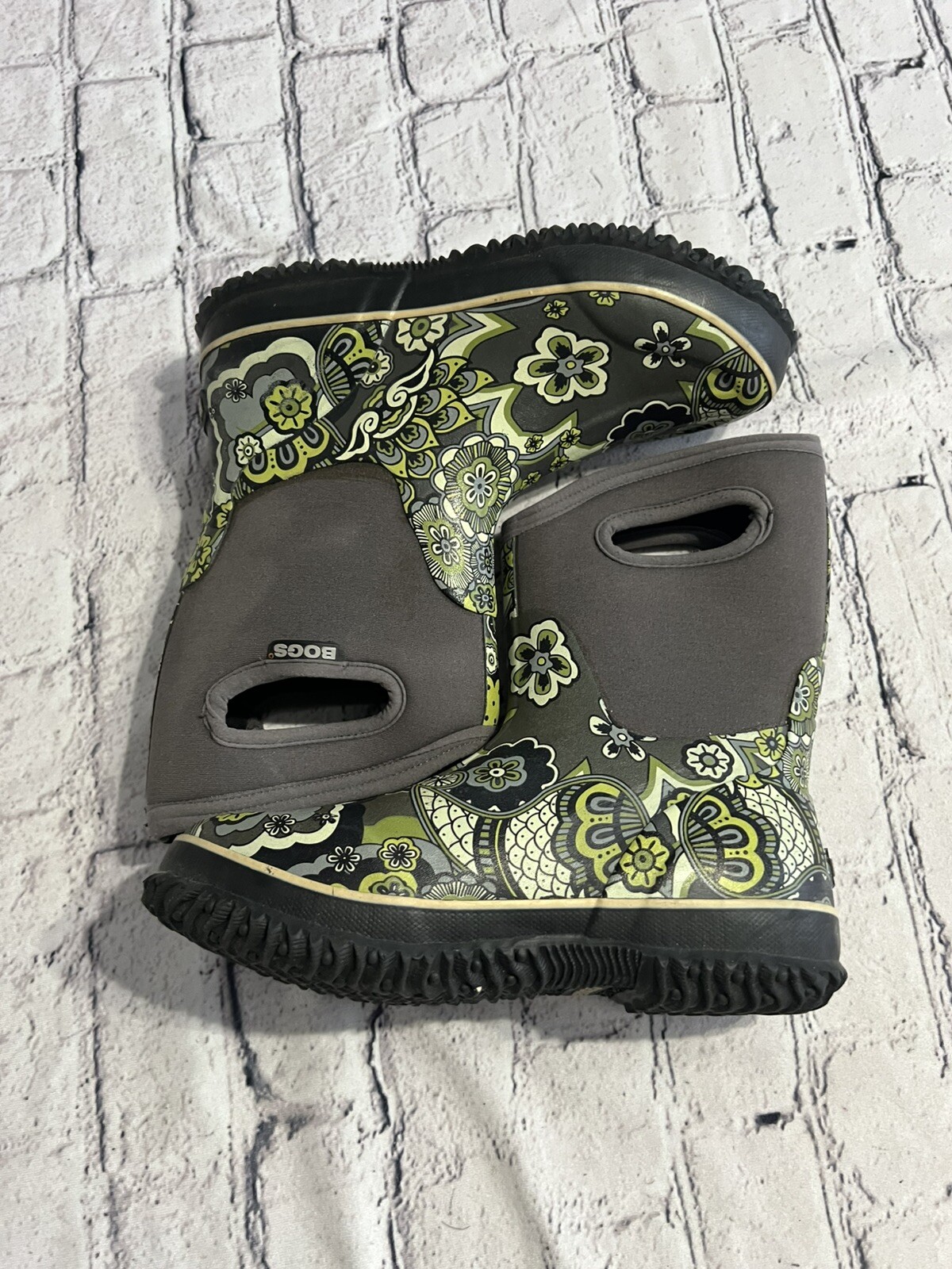 Bogs Women's Classic Paisley Mid Boots Size US 6/EURO 37