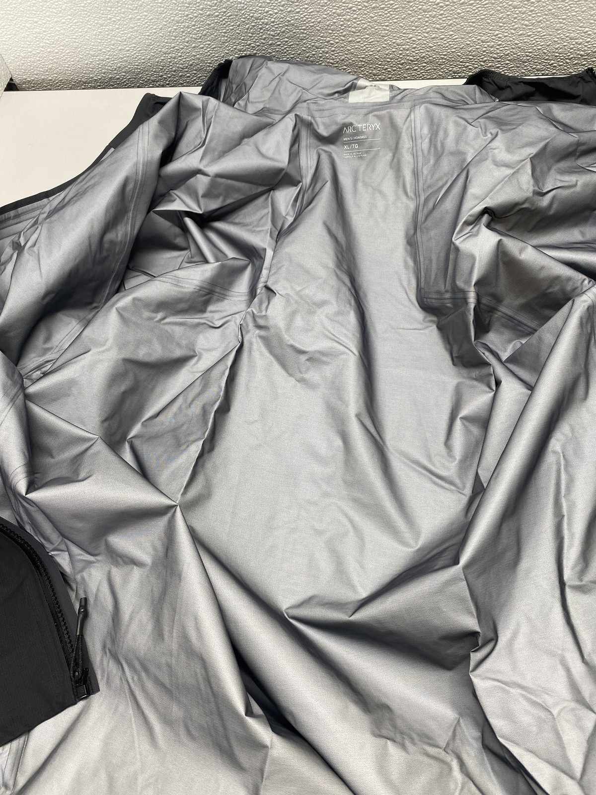 Arc'teryx Mens Norvan Shell Lightweight Jacket Size XL Graphite, Black thumbnail 11