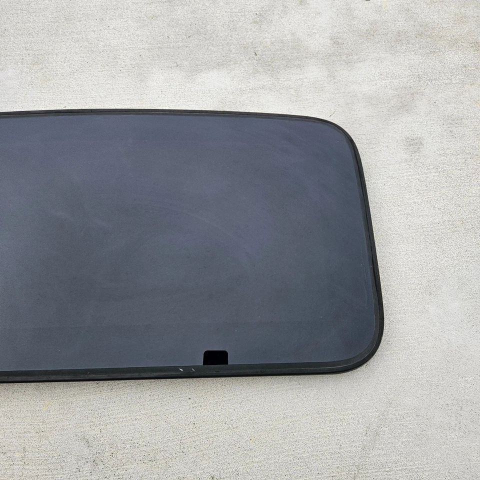 2006-2014 Honda Ridgeline Sunroof Glass Part # 70200-SJC-A02 - Image 3 of 4