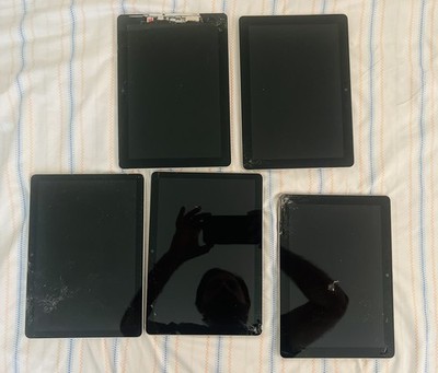 5  Microsoft Surface Go  64/128 For Parts Only CRACKED SCREEN LOCKED Wifi