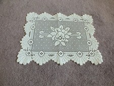 Collectible Beautiful Heritage Lace Doily Table Linen Off White 15x12" CUTE